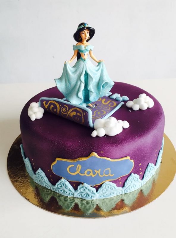 Princesse Reine Des Neiges Gateaux A Themes Princesse Reine Des Neiges Gateaux A Themes